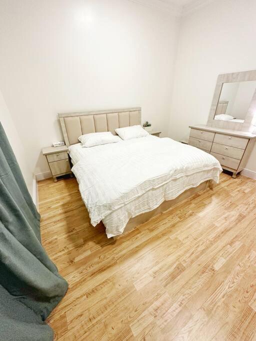 Apartment 2 Bedroom 2bb *